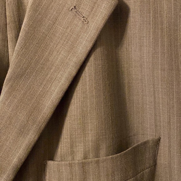 Insignia Men’s Grey Suit - 44L - Picture 3 of 10